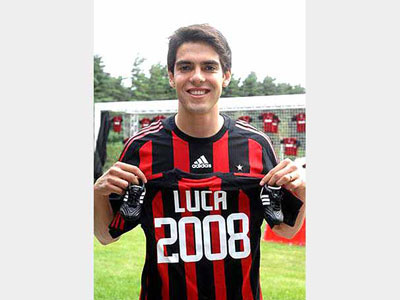 Filho de Kak ganha camisa do Milan