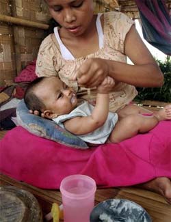 Cresce presso para que Mianmar se abra  ajuda aps ciclone