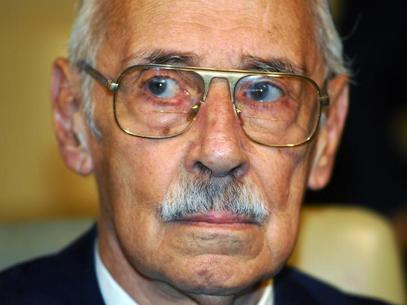Ex-ditador argentino Jorge Videla morre na priso aos 87 anos