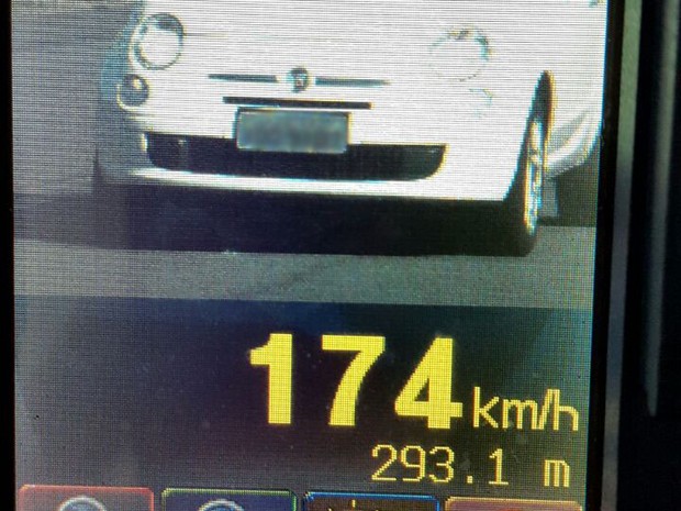Motorista de Fiat 500  flagrado a 174 km/h na freeway no RS