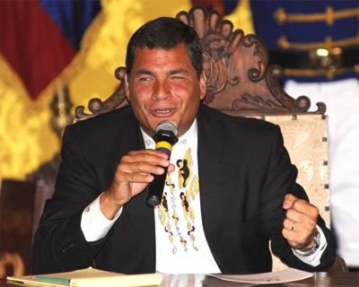 Correa lidera no Equador com 51,9% dos votos