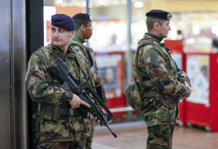 Cinco russos detidos no sul de Frana por planearem atentado