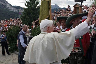 Bento XVI pede que China se abra ao catolicismo