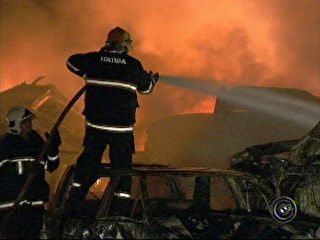 Mais de 400 carros pegam fogo no ptio da Ciretran em Jundiai