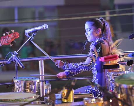 Anitta estreia no Carnaval baiano como rainha egpcia