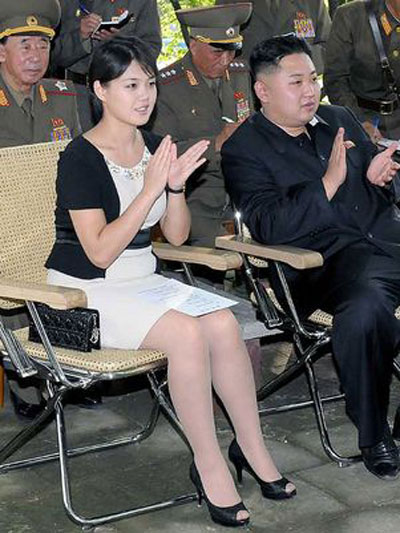 Primeira-dama da Coreia do Norte exibe produtos de luxo
