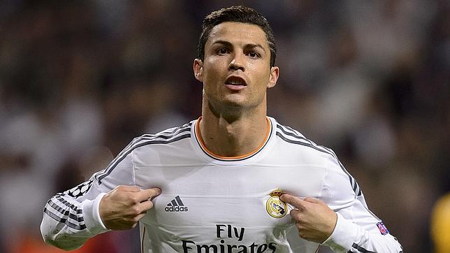 Agente de Cristiano Ronaldo defende jogador por festa de ani