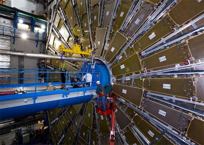LHC promove as primeiras colises de partculas 