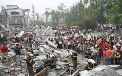 Novos terremotos derrubam mais de 420 mil imveis na China