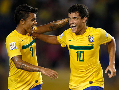 Brasil bate Panam, garante primeiro lugar