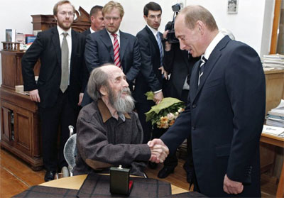 Morre escritor russo Alexander Solzhenitsyn