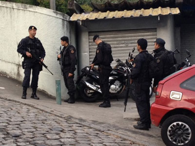 Polcia Militar ocupa a comunidade Cerro-Cor, na Zona Sul do Rio