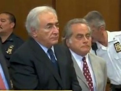 Tribunal de Nova York concede liberdade a Strauss-Kahn