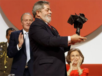Espanha entrega prmio e homenageia Lula e Carlos Fuentes