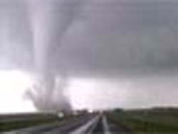 Tornados nos EUA atingem mais de 600 casas