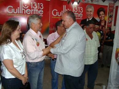 Marco Vivacqua e Guilherme Lacerda inauguram comit em Cachoeiro