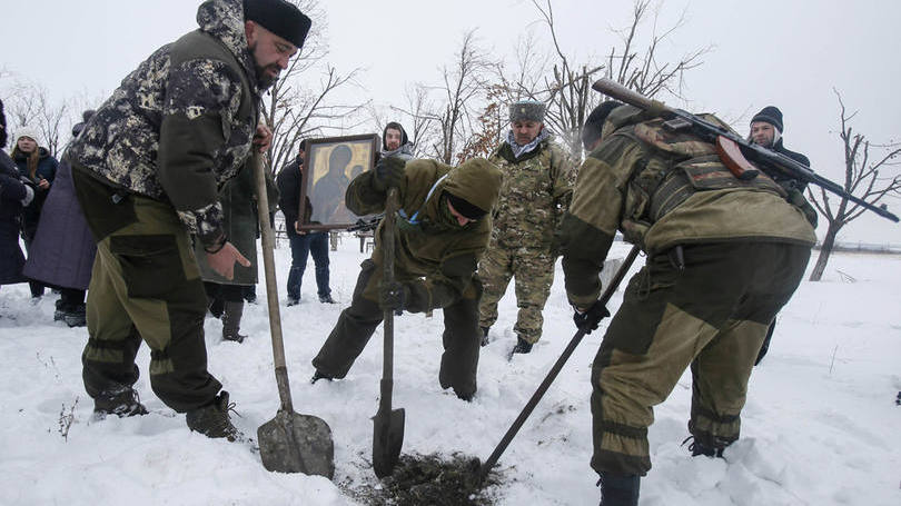 Militares da Ucrnia dizem ter suspendido operaes no leste