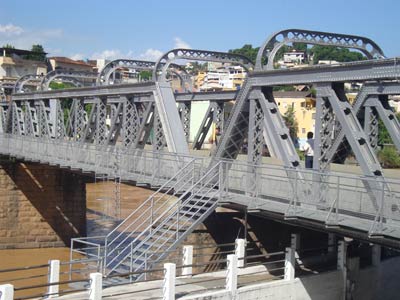 Cachoeiro - Trnsito j est liberado na Ponte de Ferro