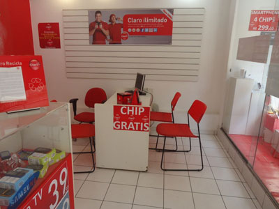 Com venda proibida, Claro distribui chips grtis em SP