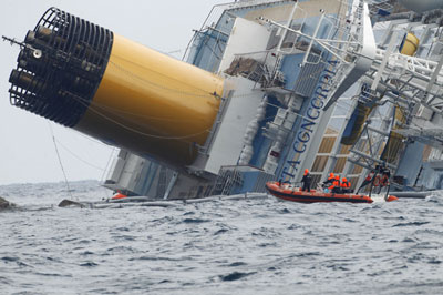 Destroos do Costa Concordia sero retirados do mar at maio de 2013