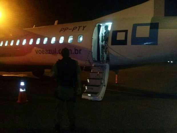 Detento tenta fazer comissria refm e atrasa voo em Santarm, PA