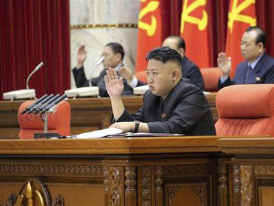Kim Jong-un ordena maior produo de artilharia para 