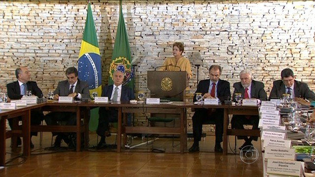 Dilma Rousseff defende ajuste fiscal em reunio ministerial 