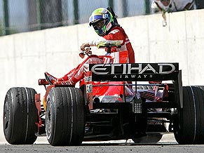 Massa quebra, e Heikki Kovalainen vence pela primeira vez .