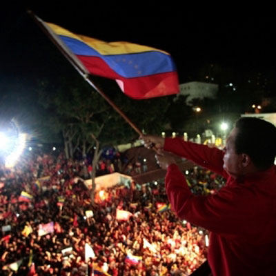 Manifestantes voltam s ruas em Caracas em apoio a Chvez e  democracia  