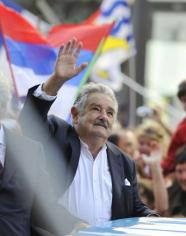 Ex-guerrilheiro tupamaro assume presidncia do Uruguai 