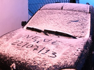 Cinco cidades de SC registram neve na manh desta segunda-feira