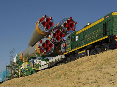Nave russa Soyuz se prepara para ser lanada do Cazaquisto no domingo