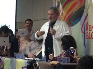 Lula cobra regulao da mdia em encontro com blogueiros em SP