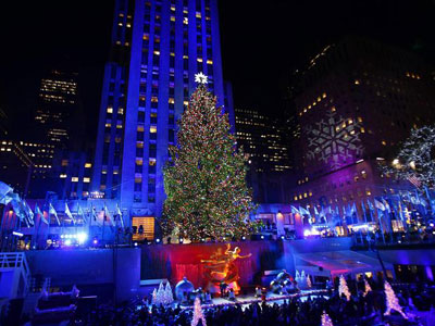 rvore de Natal do Rockefeller Center  acesa em Nova York  