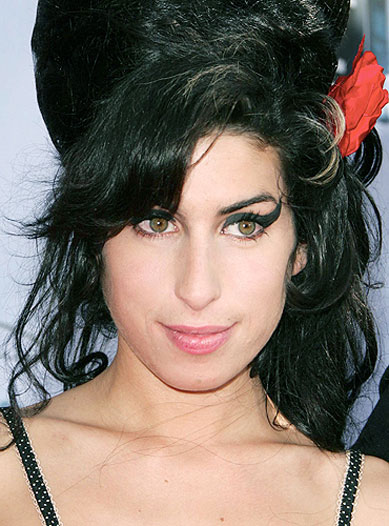 Polcia retoma investigao sobre causa da morte de Amy Winehouse