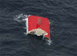 Destrier japons atropela barco de pesca 