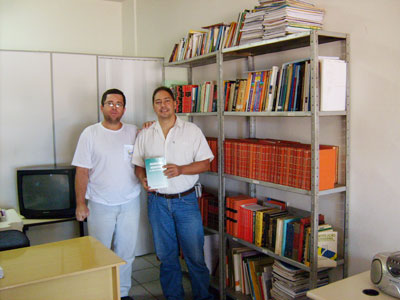 Sindicato faz doao de livros para a Biblioteca Municipal