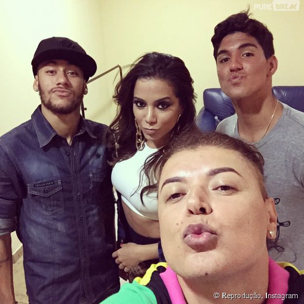 Neymar Jr., Anitta e Gabriel Medina fazem farra durante fest