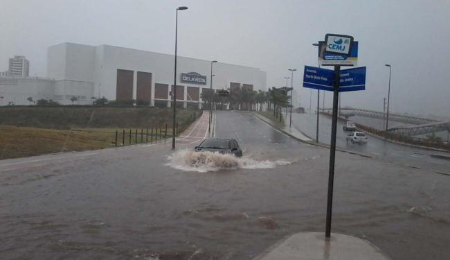 Chuva causa alagamentos em diversos pontos de Salvador