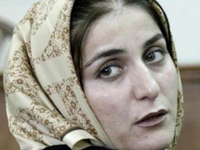 Iraniana acusada de assassinato  enforcada em Teer