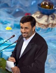 Ahmadinejad diz que Israel e aliados pagariam caro por novo ataque a Gaza
