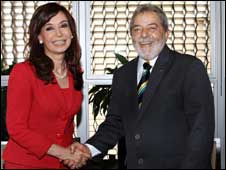 Lula e Cristina defendem mudanas do sistema financeiro