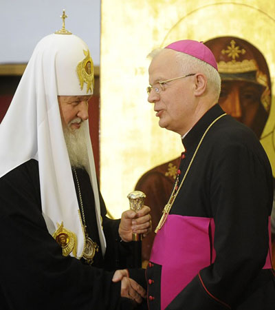Ortodoxos russos e catlicos poloneses assinam reconciliao