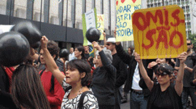 Moradores fazem protesto no aniversrio do bonde de Santa Teresa