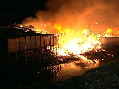 Incndio em favela da Zona Oeste de SP atinge mais de 100 barracos