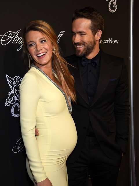 Blake Lively d  luz primeiro filho com Ryan Reynolds