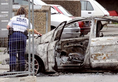 Confronto entre jovens e policiais fere 16 no norte da Frana