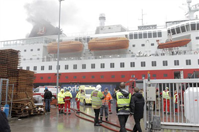 Incndio em cruzeiro causa dois mortos