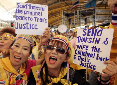 Ex-primeiro-ministro tailands  condenado a dois anos de priso
