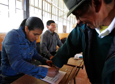 Equador vota referendo por nova Constituio